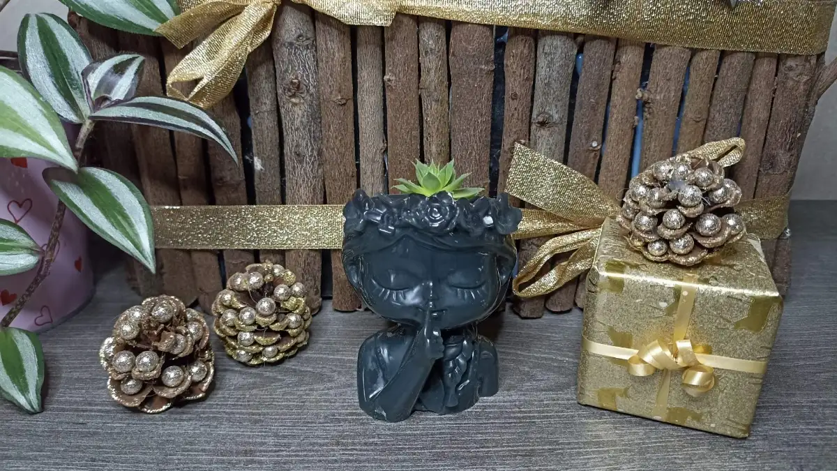 Fée florale noire